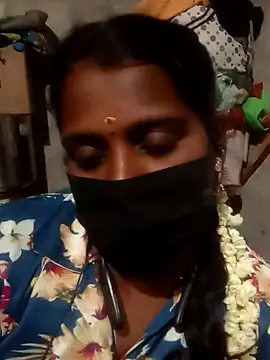 Snapshot of Tamil_Hot_Sandy chatting on October 1, 2025, 6:47 pm Tamil Hot Sandy online show from October 1, 2025, 6:47 pm