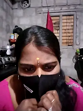 Snapshot of Tamil_Hot_Sandy chatting on December 17, 2025, 3:51 pm Tamil Hot Sandy online show from December 17, 2025, 3:51 pm