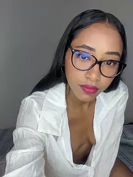 Snapshot of Soleyma_ chatting on September 30, 2025, 1:38 pm Soleyma online show from September 30, 2025, 1:38 pm