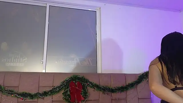 KateValencia online show from November 21, 2025, 12:04 pm