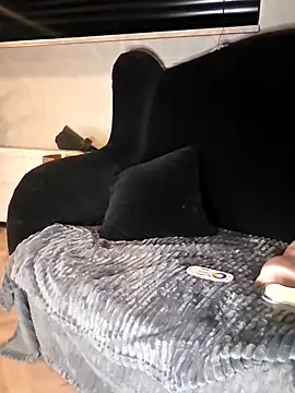 Snapshot of WhimsicalBirdette chatting on April 15, 2026, 9:48 pm WhimsicalBirdette online show from April 15, 2026, 9:48 pm