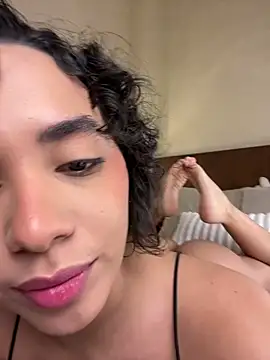 Capricho 01 online show from October 11, 2025, 12:36 pm