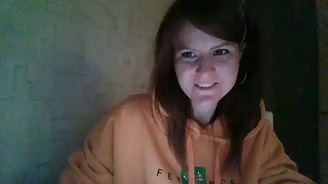 Arivonne online show from April 4, 2026, 11:57 pm