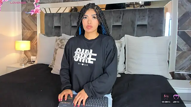 Snapshot of NaylaGrey chatting on October 9, 2025, 11:41 am NaylaGrey online show from October 9, 2025, 11:41 am