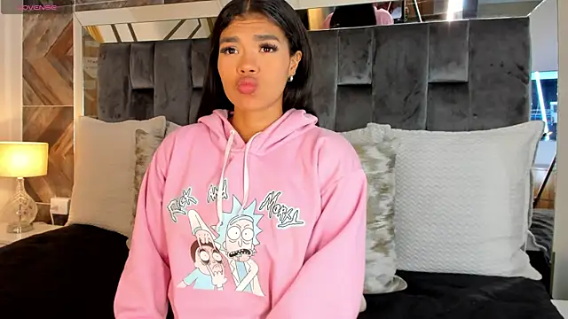 Snapshot of NaylaGrey chatting on October 17, 2025, 11:46 am NaylaGrey online show from October 17, 2025, 11:46 am