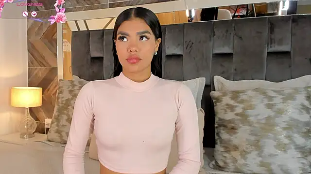 Snapshot of NaylaGrey chatting on November 6, 2025, 11:55 am NaylaGrey online show from November 6, 2025, 11:55 am