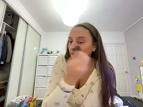 Playfulvixen25 online show from March 21, 2026, 2:49 am