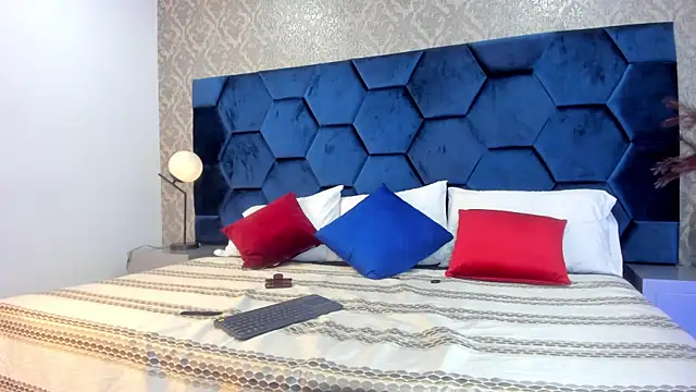 Angelina Roa online show from November 29, 2025, 3:48 pm