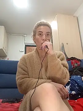 Conny Shellie online show from November 24, 2025, 4:18 pm