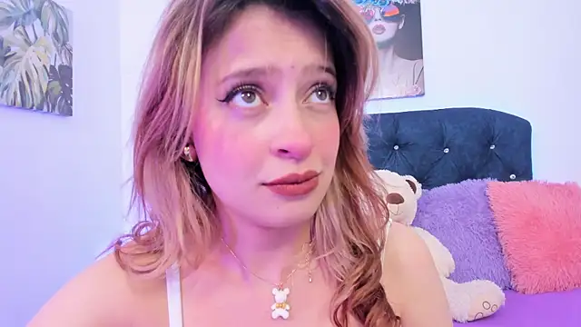 Snapshot of Kyvella_Myric chatting on October 20, 2025, 10:54 pm Kyvella Myric online show from October 20, 2025, 10:54 pm