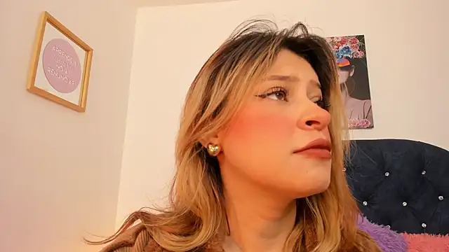 Snapshot of Kyvella_Myric chatting on November 10, 2025, 8:08 pm Kyvella Myric online show from November 10, 2025, 8:08 pm