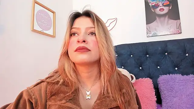 Snapshot of Kyvella_Myric chatting on November 11, 2025, 8:09 pm Kyvella Myric online show from November 11, 2025, 8:09 pm