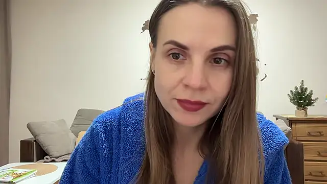 AnnieLove7722 online show from January 9, 2026, 2:53 pm