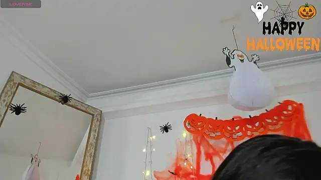 Snapshot of sofi_laane chatting on October 30, 2025, 12:06 pm sofi laane online show from October 30, 2025, 12:06 pm