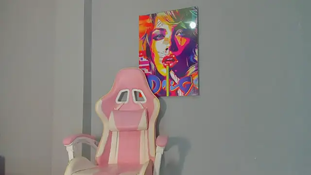 Snapshot of Athenea__fox chatting on December 22, 2025, 12:35 pm Athenea fox online show from December 22, 2025, 12:35 pm