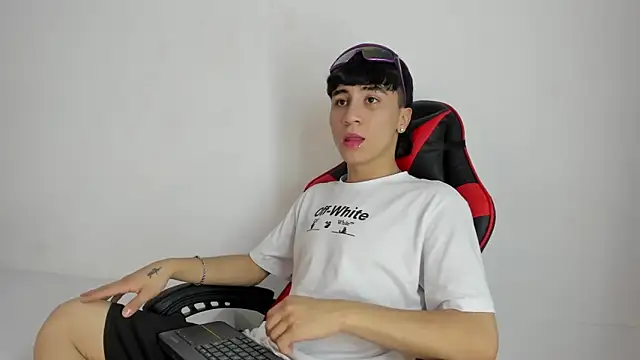 XaanderGrey online show from October 1, 2025, 7:42 pm