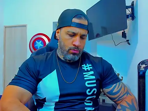 Snapshot of JoshRigby chatting on October 17, 2025, 7:38 pm JoshRigby online show from October 17, 2025, 7:38 pm