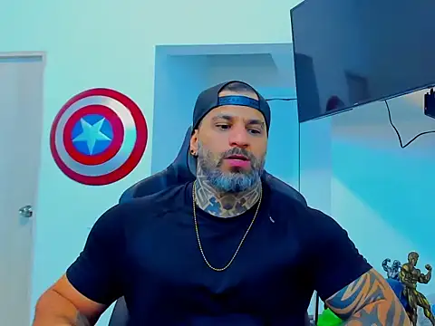 Snapshot of JoshRigby chatting on October 18, 2025, 8:42 pm JoshRigby online show from October 18, 2025, 8:42 pm