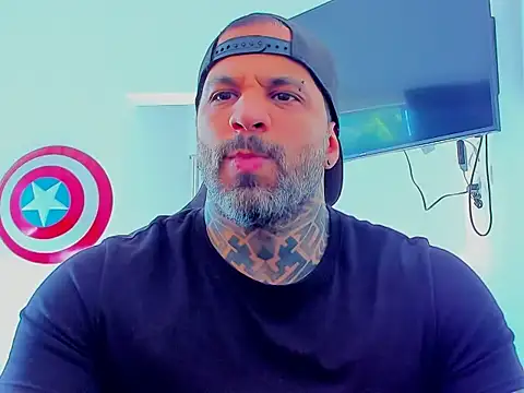 Snapshot of JoshRigby chatting on October 31, 2025, 7:48 pm JoshRigby online show from October 31, 2025, 7:48 pm