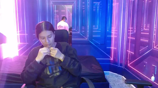 Charly and laura online show from October 7, 2025, 7:33 pm