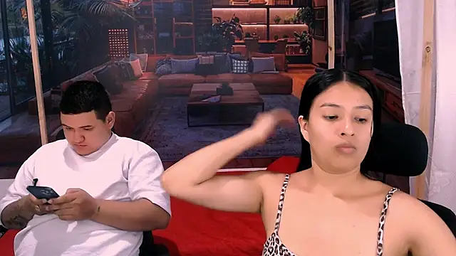 Charly and laura online show from October 28, 2025, 7:27 pm