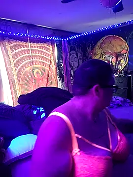 Snapshot of violentviolet68 chatting on May 10, 2026, 3:28 pm violentviolet68 online show from May 10, 2026, 3:28 pm