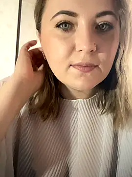 Snapshot of AliseShyness chatting on October 11, 2025, 7:40 am AliseShyness online show from October 11, 2025, 7:40 am