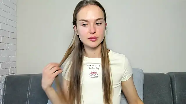 LilMary  online show from December 23, 2025, 7:06 am