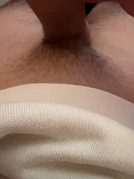 AlbertoRuiz086 online show from February 17, 2026, 6:36 pm