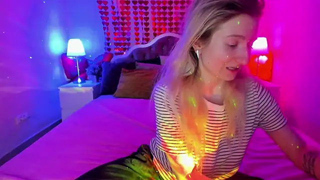 Snapshot of CamillaDreamer chatting on March 3, 2026, 4:57 pm CamillaDreamer online show from March 3, 2026, 4:57 pm