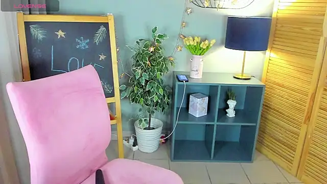 Snapshot of CamillaDreamer chatting on March 8, 2026, 2:04 am CamillaDreamer online show from March 8, 2026, 2:04 am