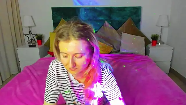 Snapshot of CamillaDreamer chatting on March 14, 2026, 8:03 pm CamillaDreamer online show from March 14, 2026, 8:03 pm