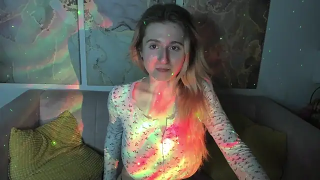 Snapshot of CamillaDreamer chatting on March 15, 2026, 7:42 pm CamillaDreamer online show from March 15, 2026, 7:42 pm