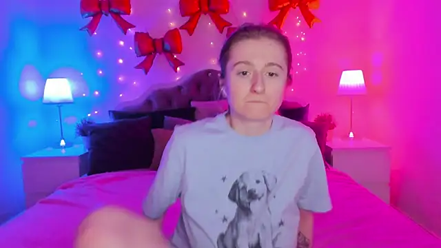 Snapshot of CamillaDreamer chatting on March 18, 2026, 9:18 pm CamillaDreamer online show from March 18, 2026, 9:18 pm