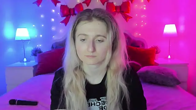 Snapshot of CamillaDreamer chatting on March 23, 2026, 6:34 pm CamillaDreamer online show from March 23, 2026, 6:34 pm