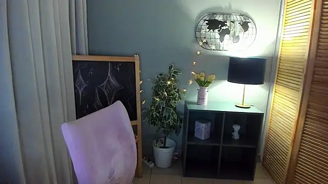 Snapshot of CamillaDreamer chatting on April 4, 2026, 3:09 pm CamillaDreamer online show from April 4, 2026, 3:09 pm