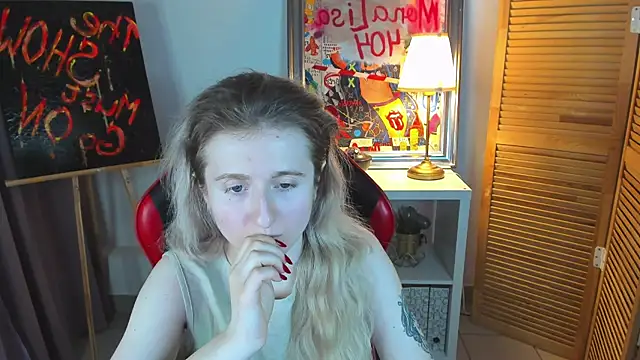 Snapshot of CamillaDreamer chatting on April 6, 2026, 4:30 pm CamillaDreamer online show from April 6, 2026, 4:30 pm