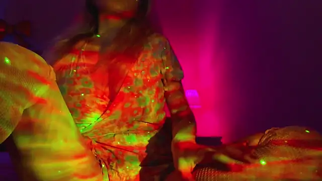 Snapshot of CamillaDreamer chatting on April 15, 2026, 4:03 pm CamillaDreamer online show from April 15, 2026, 4:03 pm