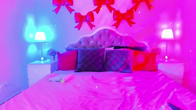 Snapshot of CamillaDreamer chatting on April 15, 2026, 8:09 pm CamillaDreamer online show from April 15, 2026, 8:09 pm