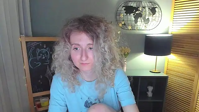 CamillaDreamer online show from May 9, 2026, 4:28 am