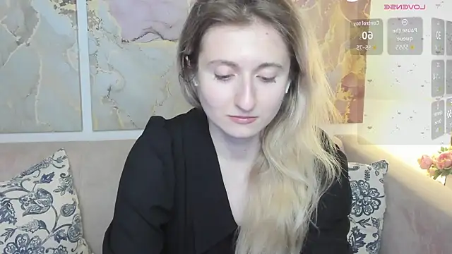 CamillaDreamer online show from May 14, 2026, 10:11 am