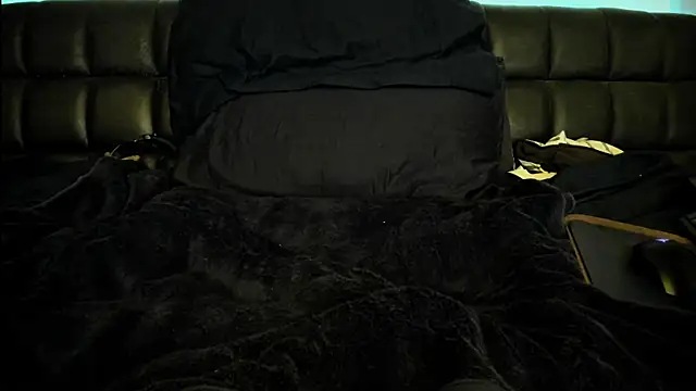 Snapshot of toolmaster2000 chatting on October 11, 2025, 2:04 pm toolmaster2000 online show from October 11, 2025, 2:04 pm