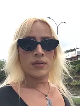 alexawinterrr online show from October 11, 2025, 4:49 pm