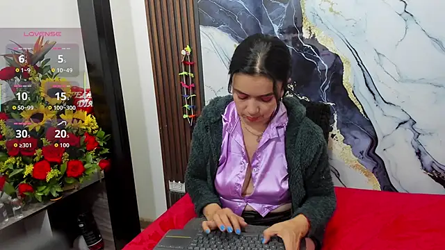 Snapshot of angelinee39 chatting on November 2, 2025, 9:33 am angelinee39 online show from November 2, 2025, 9:33 am