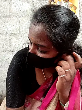 Snapshot of Tamil_Hot_Sindhu chatting on February 26, 2026, 6:29 pm Tamil Hot Sindhu online show from February 26, 2026, 6:29 pm