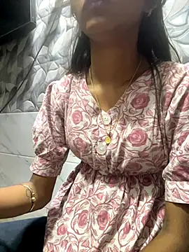 Snapshot of Nencycute1 chatting on October 3, 2025, 6:38 pm Nencycute1 online show from October 3, 2025, 6:38 pm