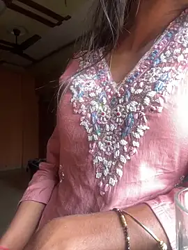 Snapshot of Nencycute1 chatting on October 5, 2025, 5:28 am Nencycute1 online show from October 5, 2025, 5:28 am