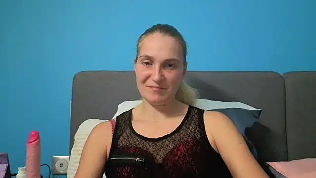 Snapshot of linterditehot chatting on October 21, 2025, 8:26 am linterditehot online show from October 21, 2025, 8:26 am