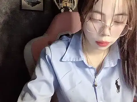 Snapshot of Ellie039 chatting on October 4, 2025, 10:46 am Ellie039 online show from October 4, 2025, 10:46 am