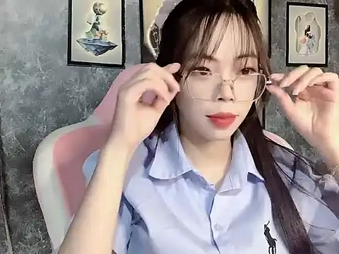 Snapshot of Ellie039 chatting on October 14, 2025, 4:30 pm Ellie039 online show from October 14, 2025, 4:30 pm